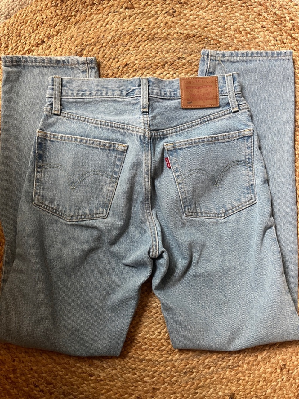 Levi's 501 Premium Medium Worn in Wash “original fit” Straight Leg Jeans - Picture 4 of 7